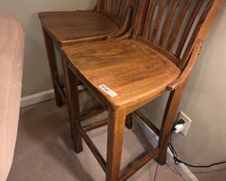 #124	Set of 2 Tall Oak Wood Bar Stools - 30" Seat Height 	 $50.00 
