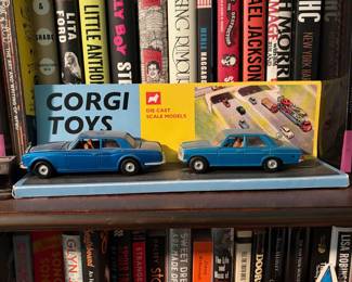 TOYS  Corgi Display