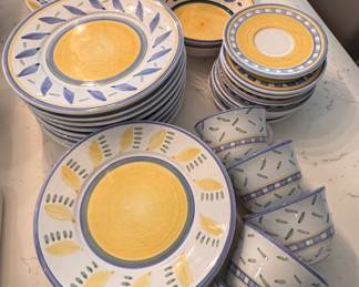 Williams Sonoma dinnerware, made in Italy