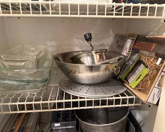Pyrex, colander, cookware