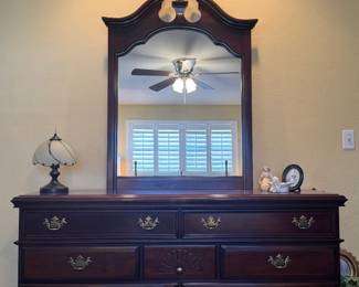 Long dresser w/mirror