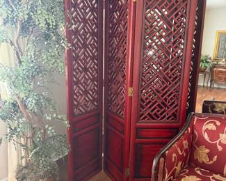 Beautiful 3-panel screen/room divider