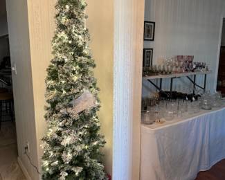 7' lighted tree