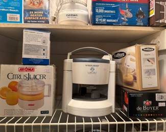 Citrus Juicer, B & D Lids Off, hand mixer