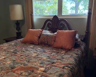 Queen bed w/headboard, mattress & box spring