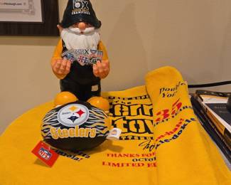 Pittsburgh Steelers "6x Super Bowl Champions" Gnome with Football and "Double Yoi!" Towel