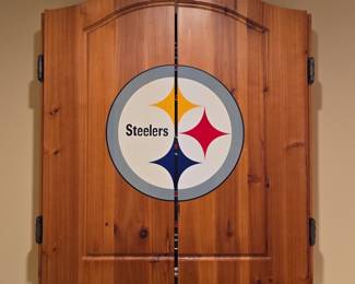 Pittsburgh Steelers Dartboard Cabinet Set