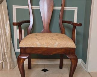 Queen Anne Style Dining Table and Chairs