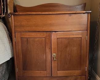 Vtg Wood Cabinet with Scalloped Edge 