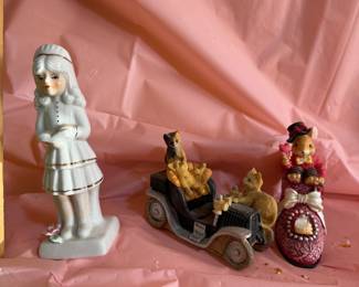 2 Ceramic Figures