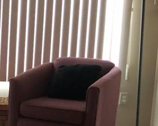 Barrel chair and lamp