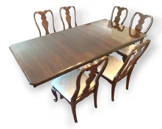 Kincaid Wooden Dining Table With Two Extensions  Six Queen Anne Style Chairs