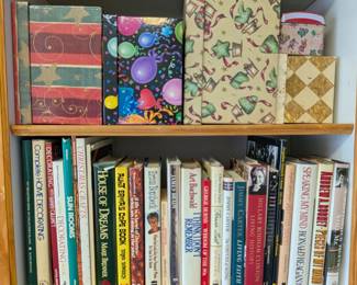 Biographies and decorated gift boxes