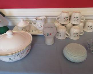 Pfaltzgraff Winterberry collection