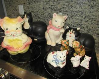 Cookie jars and other cat decor