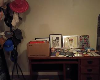 Desk, Albums and pictures