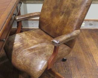Traditional desk chair
