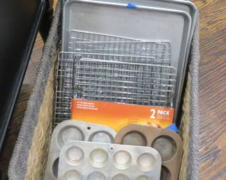 Baking pans
