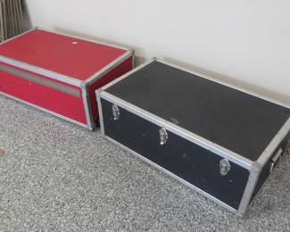 Footlockers with wheels