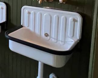 L13a Vintage German Sink