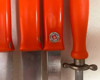  Henckels knives.
