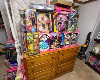 More Barbies 
