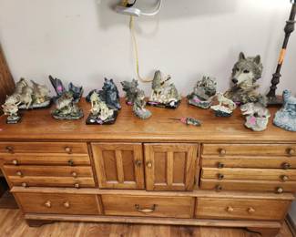 Wolves on the dresser 