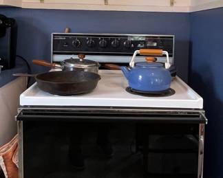 VINTAGE STOVE, CAST IRON WAGNER WARE SKILLET, KETTLE