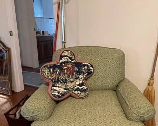 BASSETT UPHOLSTERED CHAIR