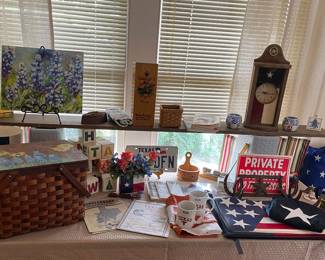 BLUEBONNET AND TEXAS DECOR