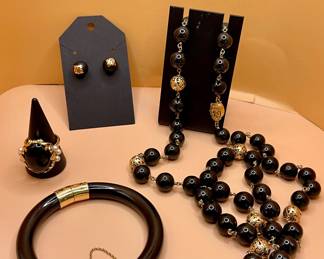 MCM MING’S OF HONOLULU BLACK JADE AND 14K JEWELRY