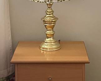 VINTAGE NIGHTSTAND, BRASS LAMP