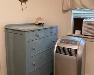 DRESSER, PORTABLE A/C