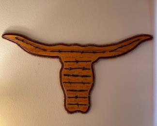 LONGHORN WALL DECOR WITH BARBED WIRE