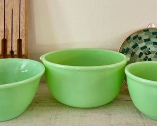 VINTAGE JADEITE BOWLS