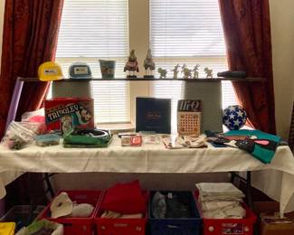 CLOTHES, TOYS AND GAMES