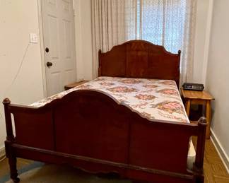 ANTIQUE FULL BED