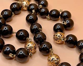 MING’S OF HONOLULU 14K AND BLACK JADE BEAD NECKLACE WITH MATCHING EARRINGS