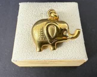 18K Yellow Gold Elephant Pendant  2.43g