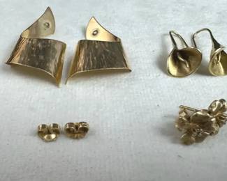 14K Gold Modernist  Floral earrings  9.79g Total
