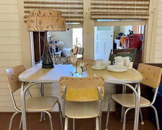 VINTAGE MCM YELLOW FORMICA TOP DINETTE SET