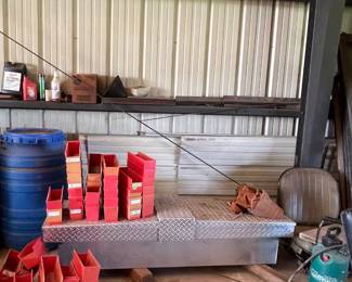 TOOL BOX FOR PICKUP