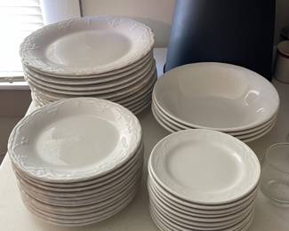 VERSAILLES WHITE DISH SET 