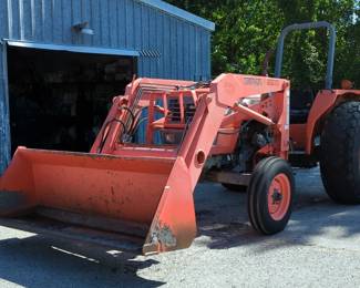 Kubota M5400 Utility Tractor With Kubota LA 1001 Front-End Loader, Shows 2760 Hours