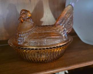 Indiana Glass Amber Hen on Nest Covered Glass Candy Nut Dish 