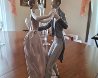 Lladro "Anniversary Waltz" #1372 porcelain figurine excellent condition!