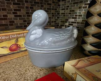Vintage Hull pottery oven proof, Duck.