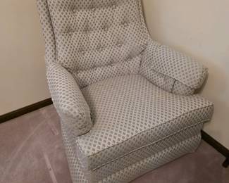 Swivel, mcm arm chair. Norwalk furniture, Excellent condition!