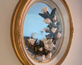 Beautiful Oval shadow box frame with real butterfly's and flowers. Excellent condition!!