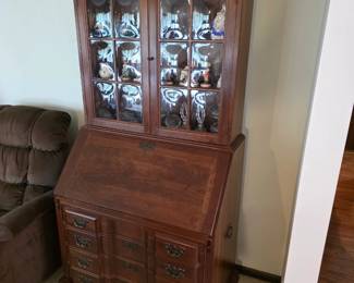Chippendale style wood secretary desk with a drop-down front and curio display hutch by Maddox New York excellent condition!